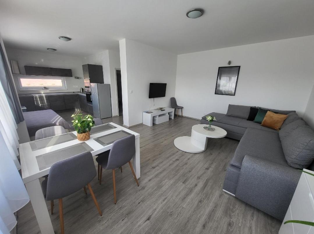 Apartman Gabriela Roudne Εξωτερικό φωτογραφία