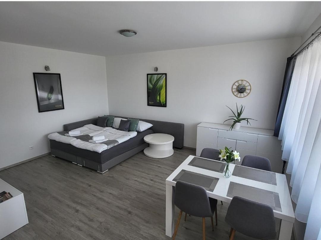 Apartman Gabriela Roudne Εξωτερικό φωτογραφία